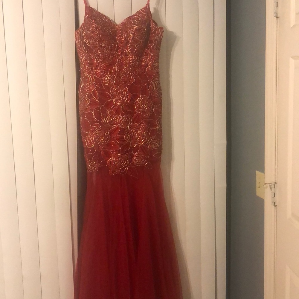 Prom dress - Picture 2 of 3